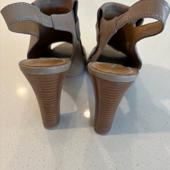 Coach Renita Taupe Leather Fringe Slingback Heels — Open Toe, Sz 9B, Pre-Owned - Picture 3 of 6